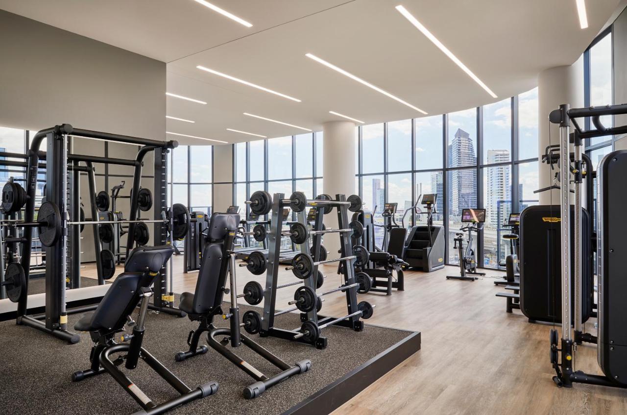 Oakwood Premier Melbourne Aparthotel Kültér fotó The gym at The Standard East Village