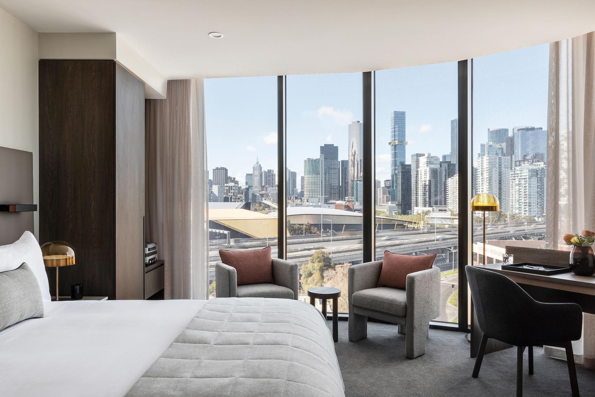 Oakwood Premier Melbourne Aparthotel Kültér fotó A guest room at the Westin Melbourne